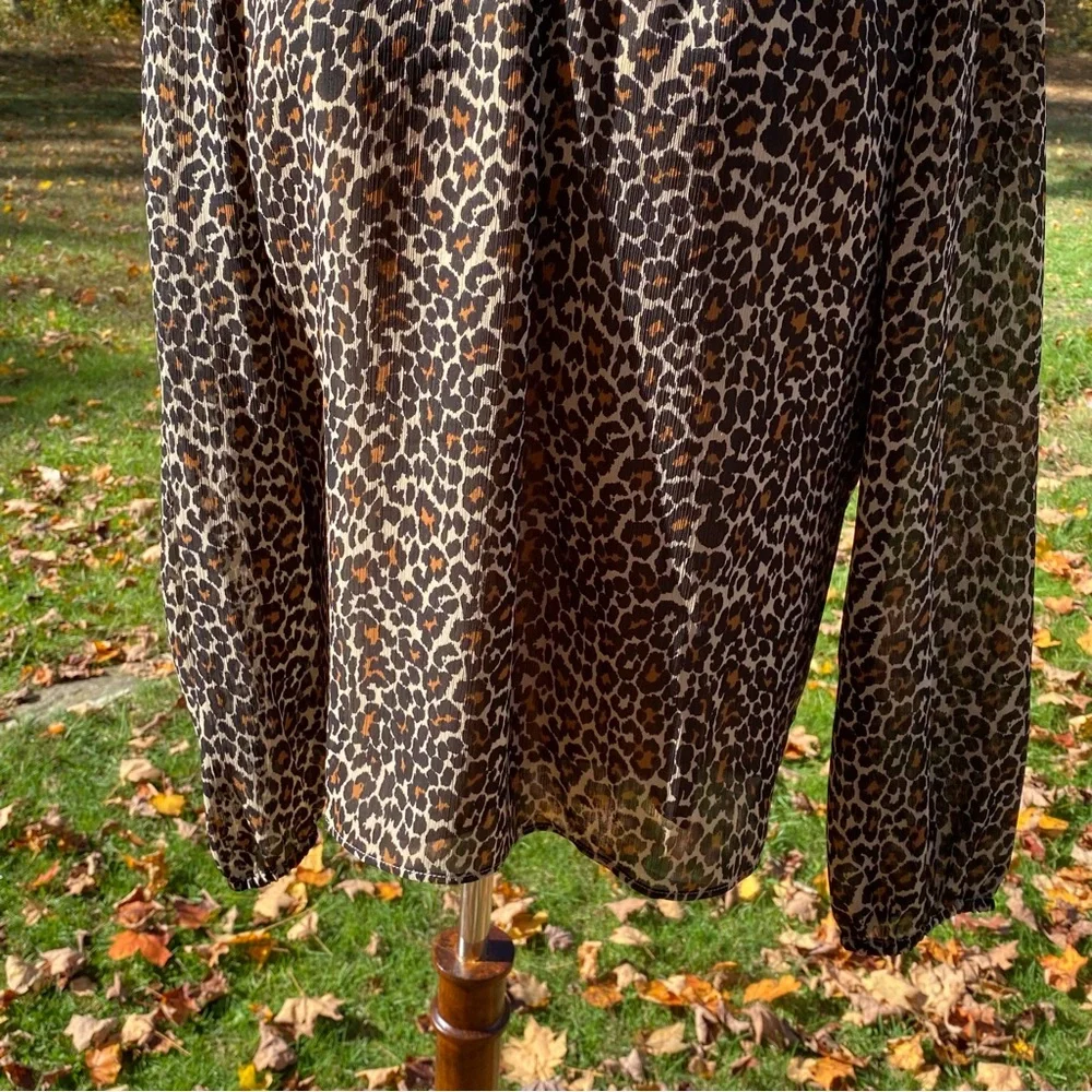 J. CREW TOP BLOUSE LEOPARD ANIMAL PRINT CREAM BROWN LONG SLEEVE SMOCKED NECK M